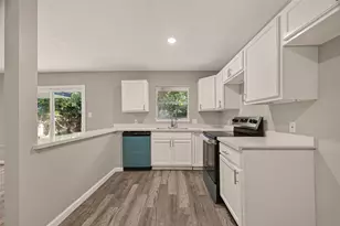 5751 Thrush Dr, Houston, TX 77033 - Photo 18