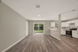5751 Thrush Dr, Houston, TX 77033 - Photo 10