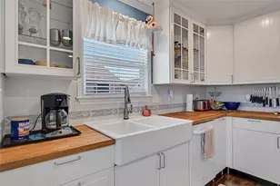 4310 Karankawa Way, Jamaica Beach, TX 77554 - Photo 14