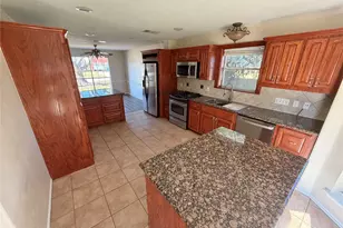 252 Trail Ride Rd, Angleton, TX 77515 - Photo 8