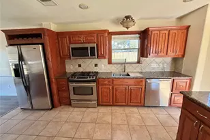 252 Trail Ride Rd, Angleton, TX 77515 - Photo 12