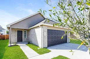 2812 Briggs Dr, Conroe, TX 77301 - Photo 2