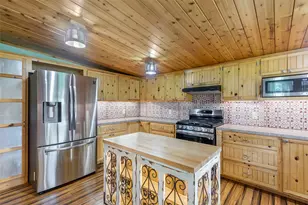 275 Commerce Ln, Highlands, TX 77562 - Photo 24