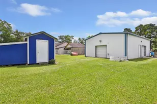 275 Commerce Ln, Highlands, TX 77562 - Photo 10