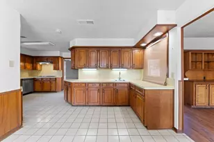 10423 Windriver Dr, Houston, TX 77070 - Photo 8