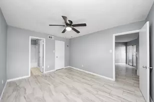 10735 Braes Bend Dr, Houston, TX 77071 - Photo 16