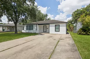 1408 Scarborough Ln, Pasadena, TX 77502 - Photo 2