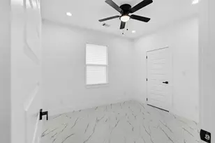9110 Everglade, Houston, TX 77078 - Photo 12