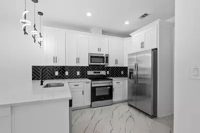 9110 Everglade #B, Houston, TX 77078 - Photo 8
