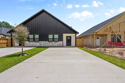 9110 Everglade #B, Houston, TX 77078 - Photo 1