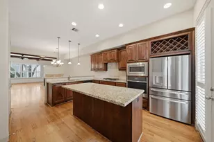 214 Detering St, Houston, TX 77007 - Photo 16