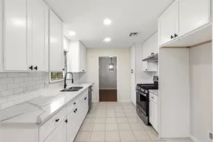 6110 Shadow Crest St, Houston, TX 77074 - Photo 6