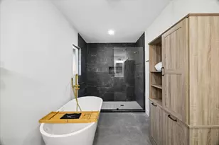 10042 Valley Forge Dr, Houston, TX 77042 - Photo 22