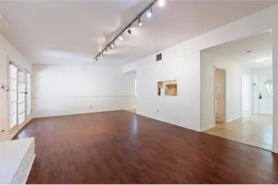 10714 Hillcroft Avenue, Houston, TX 77096 - Photo 14