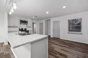 14201 Susie Ln, Alvin, TX 77511 - Photo 10