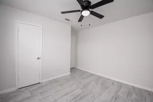 9527 Kingsvalley St, Houston, TX 77075 - Photo 38