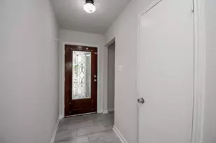 9527 Kingsvalley St, Houston, TX 77075 - Photo 6