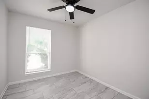 9527 Kingsvalley St, Houston, TX 77075 - Photo 30