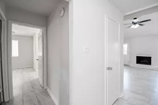 9527 Kingsvalley St, Houston, TX 77075 - Photo 8