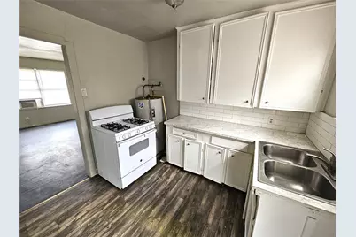 1135 5th Avenue N, Texas City, TX 77590 - Photo 4