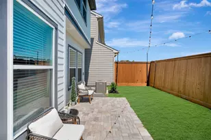 16043 Hayes Pk Dr, Houston, TX 77079 - Photo 8