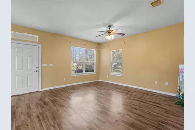 2105 Howell Avenue, La Marque, TX 77568 - Photo 4