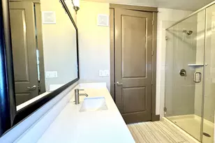 5454 Washington Ave, Houston, TX 77007 - Photo 8