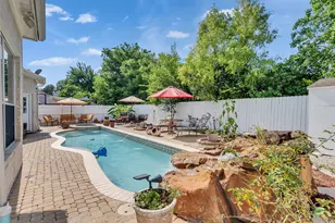 1922 Oakwood Ct Dr, Baytown, TX 77521 - Photo 44