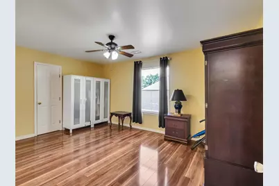 1922 Oakwood Court Drive, Baytown, TX 77521 - Photo 32