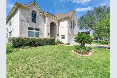 1922 Oakwood Court Drive, Baytown, TX 77521 - Photo 4