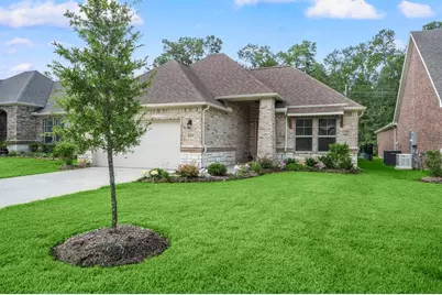 12117 Creekside Villas Court, Conroe, TX 77304 - Photo 2