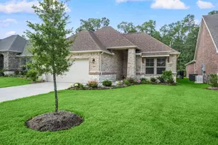 12117 Creekside Villas Ct, Conroe, TX 77304 - Photo 2