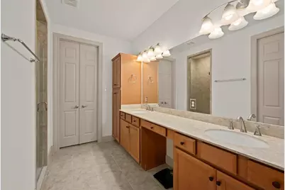 12117 Creekside Villas Court, Conroe, TX 77304 - Photo 16