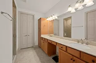 12117 Creekside Villas Ct, Conroe, TX 77304 - Photo 16