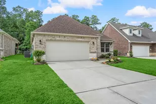 12117 Creekside Villas Ct, Conroe, TX 77304 - Photo 4