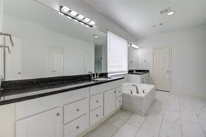 15318 Amesbury Lane, Sugar Land, TX 77478 - Photo 30