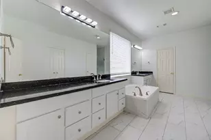 15318 Amesbury Ln, Sugar Land, TX 77478 - Photo 30
