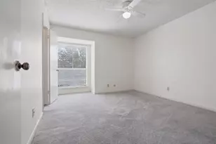 700 Thicket Ln, Houston, TX 77079 - Photo 4