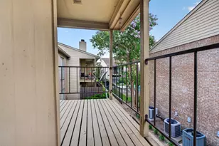 700 Thicket Ln, Houston, TX 77079 - Photo 24
