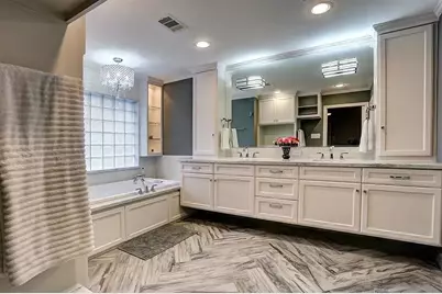 9415 Endicott Lane, Houston, TX 77096 - Photo 12