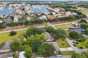 2010 Monterrey St, Kemah, TX 77565 - Photo 38