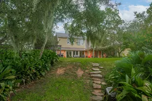 219 Huckleberry Dr, Lake Jackson, TX 77566 - Photo 4