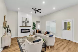 12341 N Chestnut Hls Dr, Conroe, TX 77303 - Photo 16