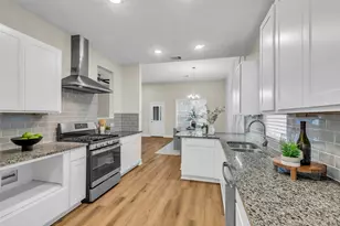 12341 N Chestnut Hls Dr, Conroe, TX 77303 - Photo 10