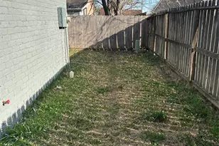 11719 Pender Ln, Houston, TX 77477 - Photo 6