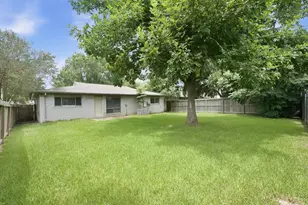 6210 Vinewood Ln, League City, TX 77573 - Photo 32