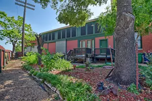 214 S Austin St, Brenham, TX 77833 - Photo 6