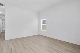 9725 Kerr St, Houston, TX 77029 - Photo 8