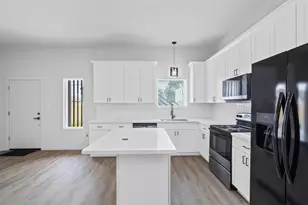 9725 Kerr St, Houston, TX 77029 - Photo 12