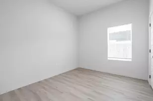 9725 Kerr St, Houston, TX 77029 - Photo 32